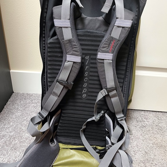 Osprey Waypoint 70L duffle backpack for hiking, camping, and travel - Picture 8 of 8